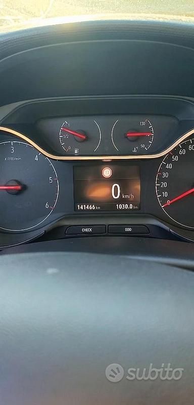 Usata Opel Crossland X Innovation 100 CV (73 kW) 2018 SUV
