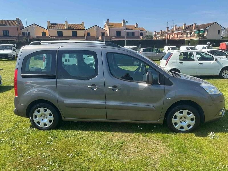 Usata Peugeot TePee 109 CV (80 kW) 2009 Gray Monovolume