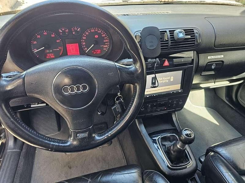 Usata Audi A3 Ambiente 209 CV (153 kW) 2001 Nero Utilitaria