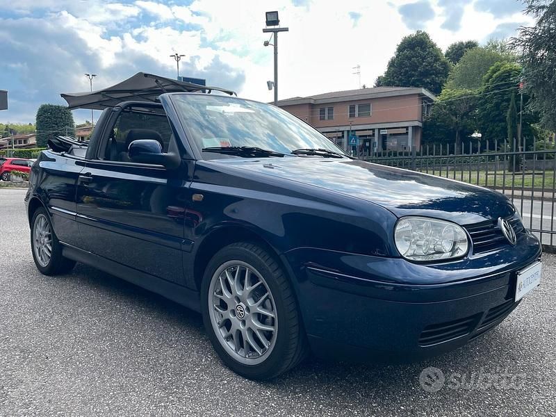 Usata VW Golf Cabriolet Highline 101 CV (74 kW) 1998 Blu/azzurro Cabrio
