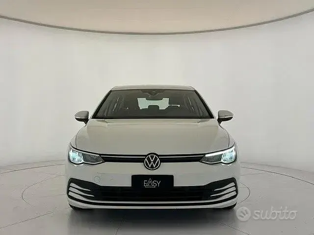 Usata VW Golf VIII Life 116 CV (85 kW) 2023 Bianco Berlina
