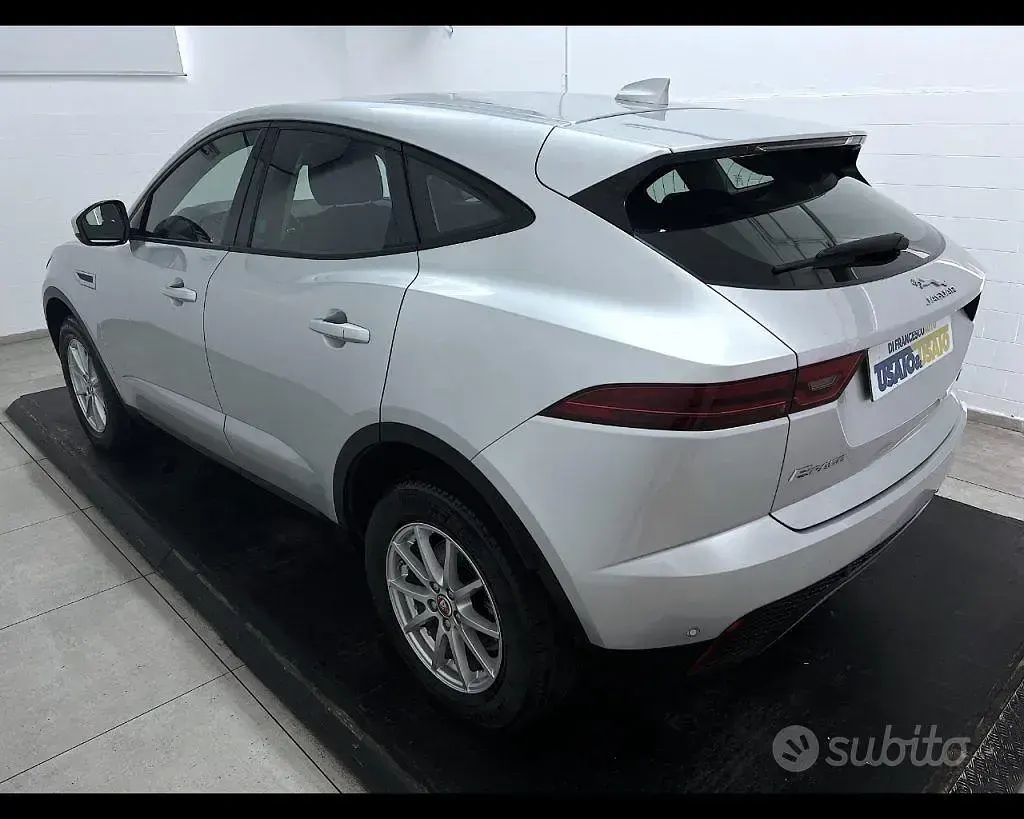 Usado Jaguar E-Pace 150 CV (110 kW) 2019 Gris SUV