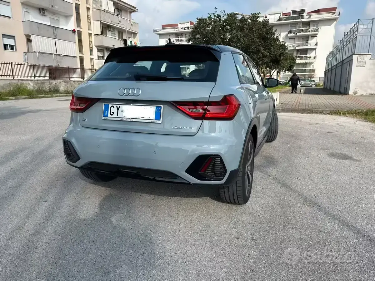 Gebraucht Audi A1 116 PS (85 kW) 2025 Grau SUV