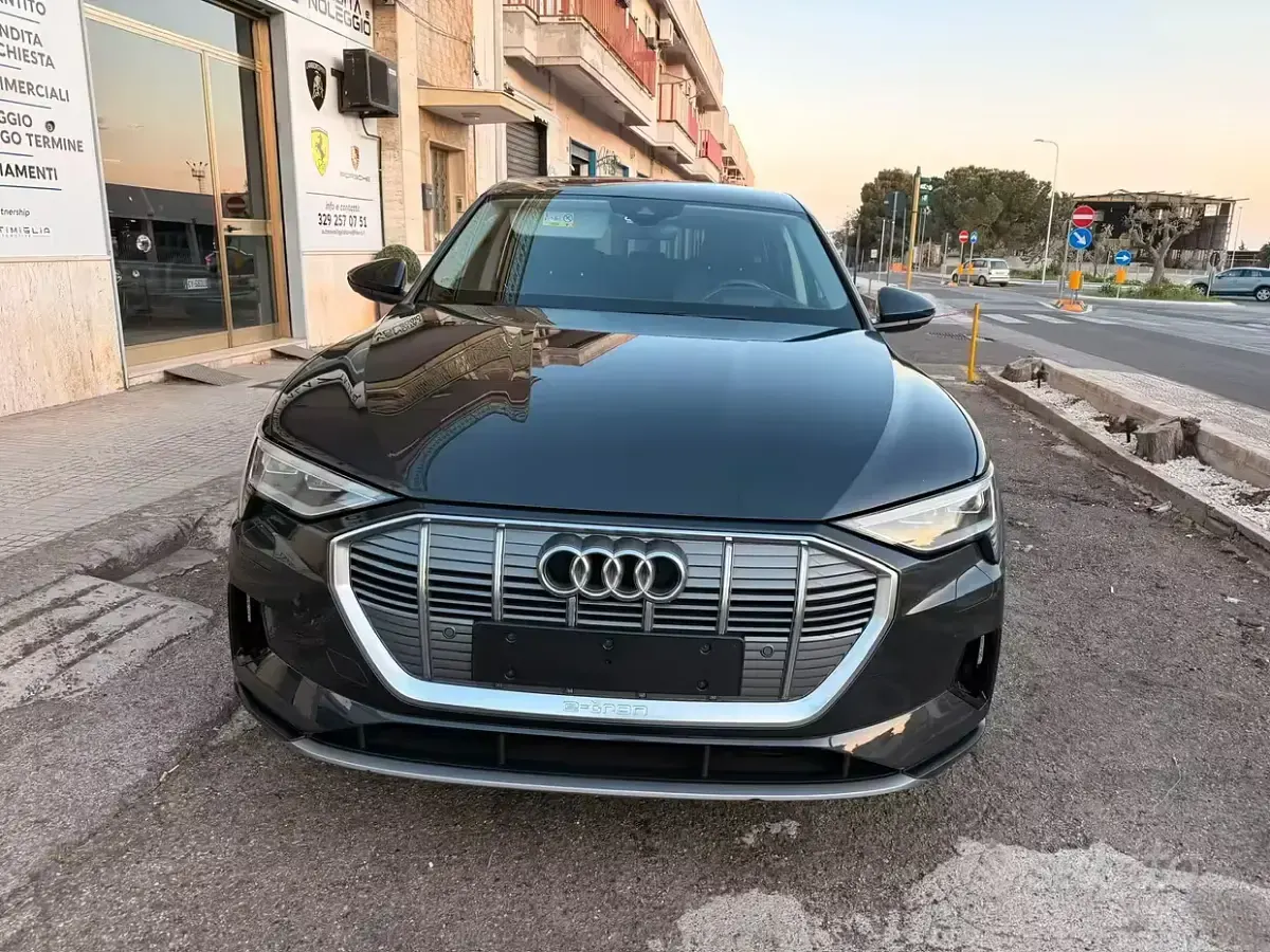 Usata Audi e-tron S-Line 225 kW (307 CV) 2021 Grigio SUV