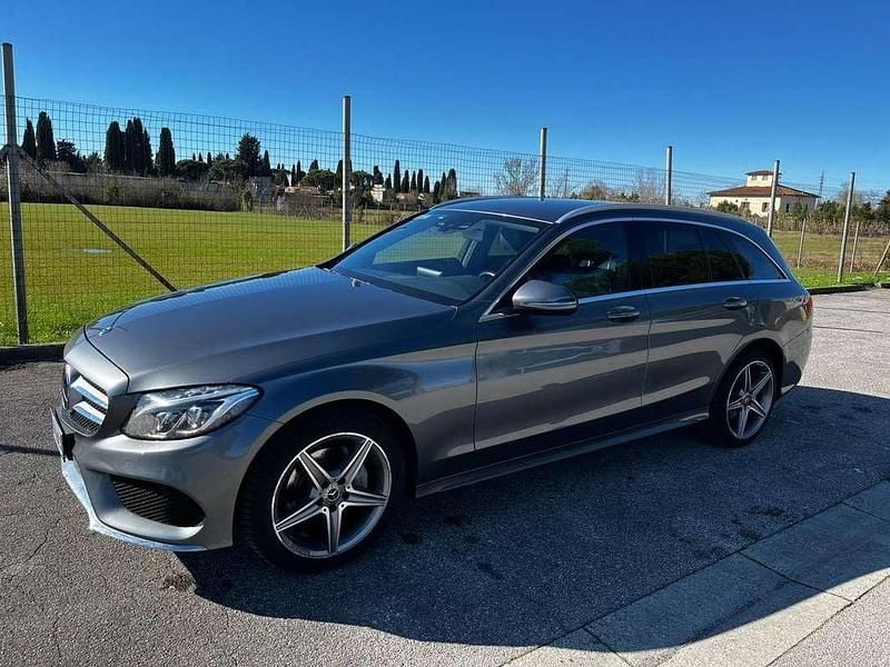Usata Mercedes C220 Premium 170 CV (125 kW) 2018 Grigio Station wagon