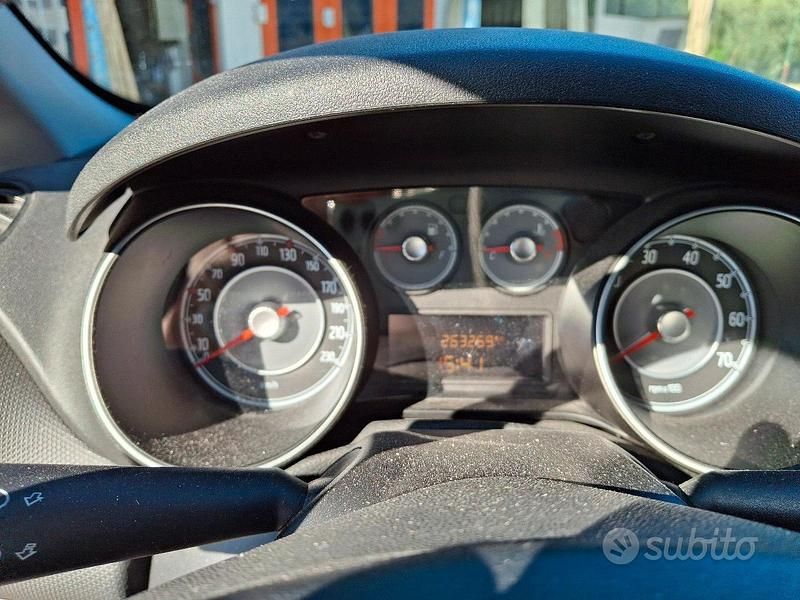 Bianco Usata 2012 Fiat Punto Evo Due volumi | 2000 € (Ottimo prezzo) - Immagine 1/4