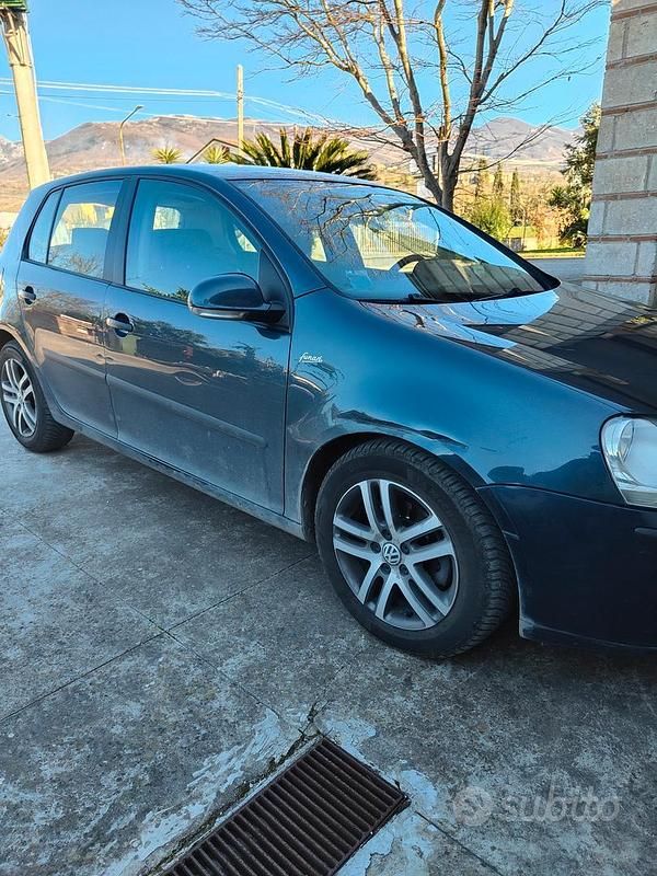 Usata VW Golf V 105 CV (77 kW) 2005 Utilitaria