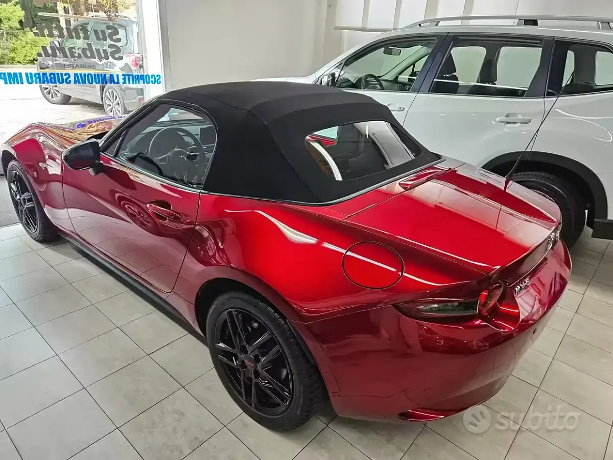 Usata Mazda MX5 Exceed 132 CV (97 kW) 2022 Rosso Cabrio