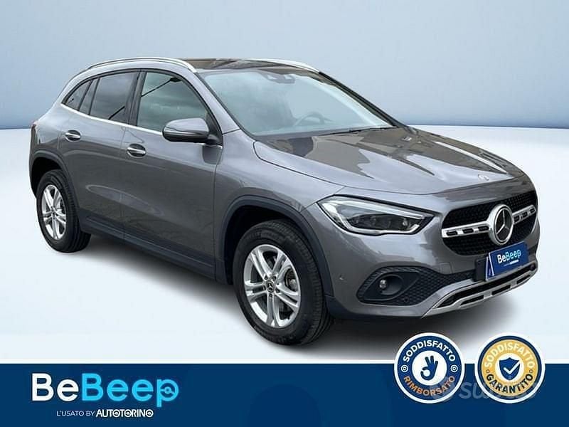 Usata Mercedes GLA200 150 CV (110 kW) 2023 Grigio metallizzato SUV