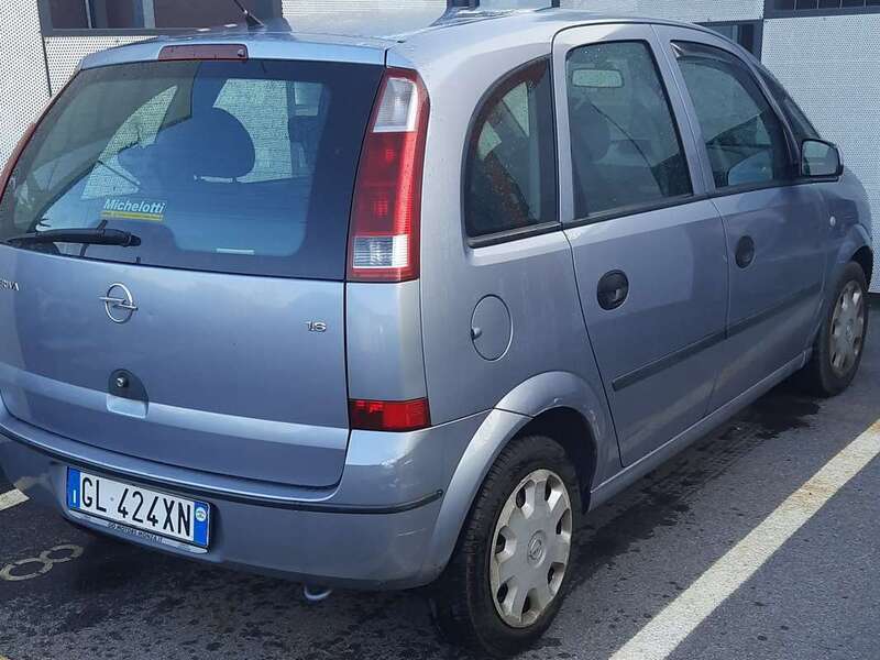Usato 2004 Opel Meriva 1.6 Benzin 101 CV (2.500 €)