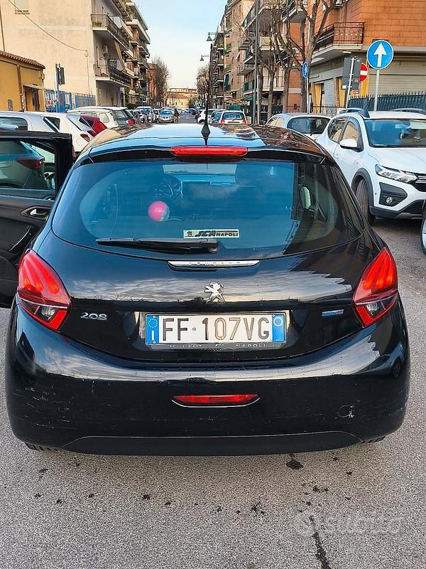 Usata Peugeot 208 2016 Nero Utilitaria