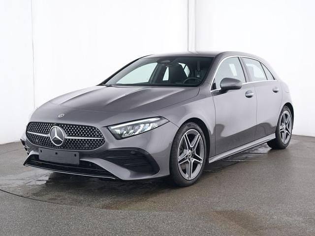 Grigio Usata 2024 Mercedes A180 Advanced Plus Tre volumi | 29.990 € (Ottimo prezzo) - Immagine 1/4