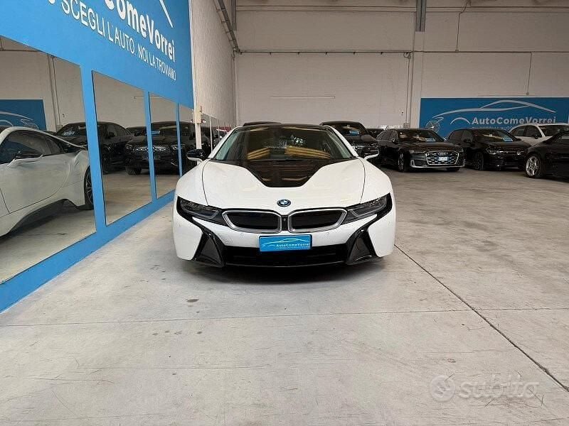 Usata BMW i8 374 CV (275 kW) 2020 Bianco Coupé