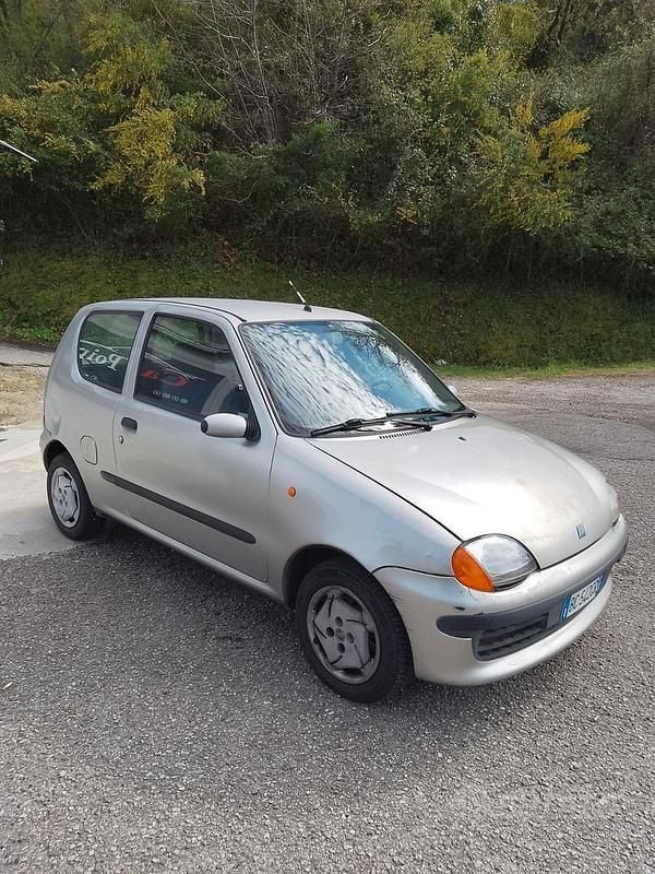 Usata Fiat Seicento 54 CV (39 kW) 1999 Grigio Utilitaria