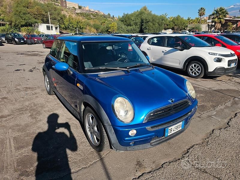 Usata Mini Cooper D 88 CV (64 kW) 2006 Blu Utilitaria