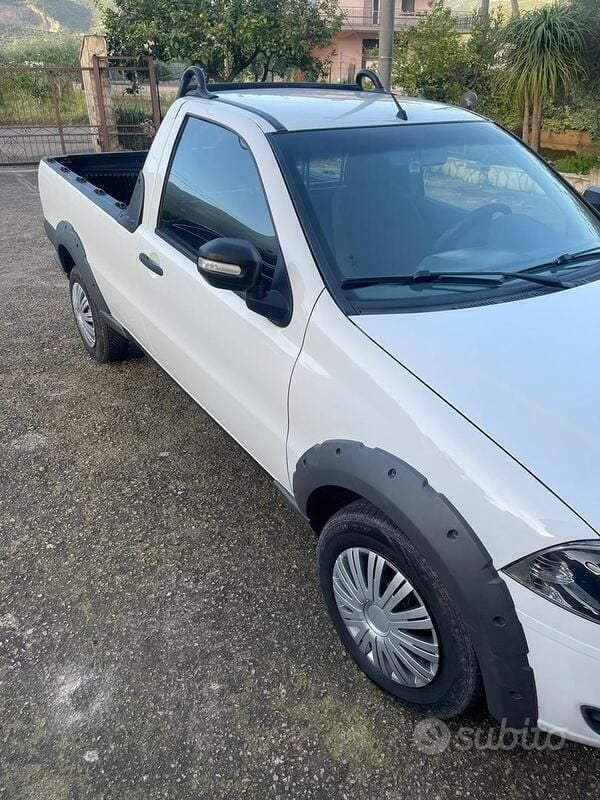 Usata Fiat Strada 95 CV (69 kW) 2014 Bianco Pick-up
