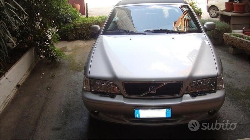 Usata Volvo C70 199 CV (146 kW) 2006 Grigio Cabrio