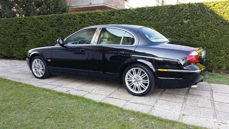 Usata Jaguar S-Type Executive 281 CV (206 kW) 2017 Grigio Berlina