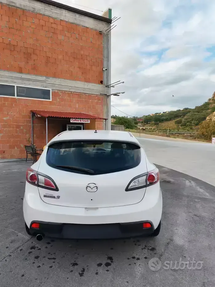 Usata Mazda 3 109 CV (80 kW) 2010 Bianco Berlina