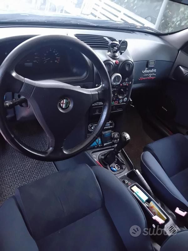 Usata Alfa Romeo GT Junior 103 CV (75 kW) 1998 Blu Berlina