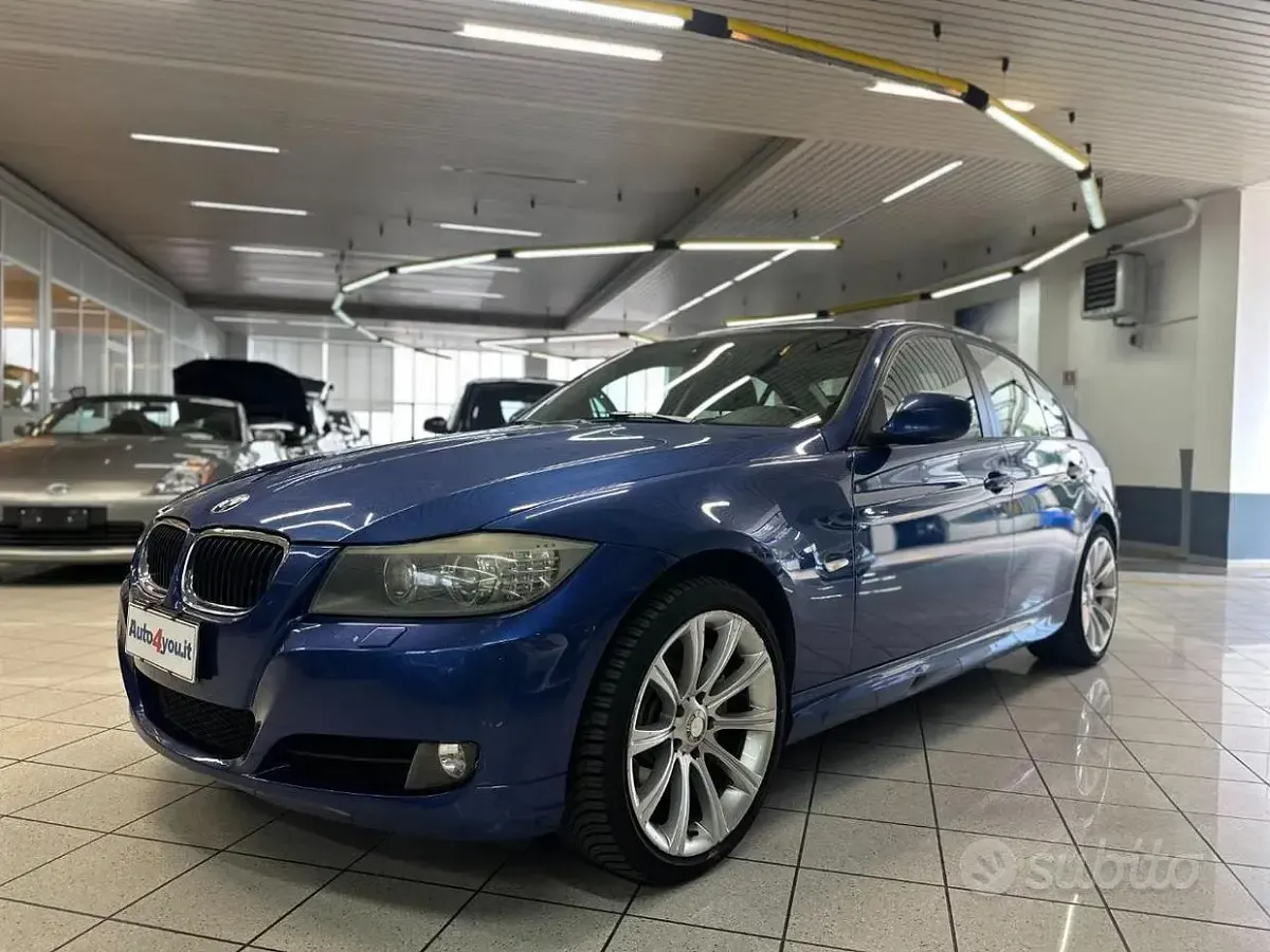 Usata BMW 320 184 CV (135 kW) 2010 Blu Berlina