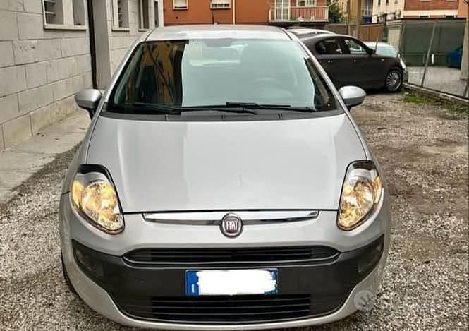 Usata Fiat Punto 95 CV (69 kW) 2010 Utilitaria