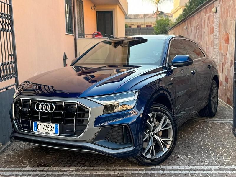 Usata Audi Q8 S-Line 231 CV (169 kW) 2021 Blu SUV