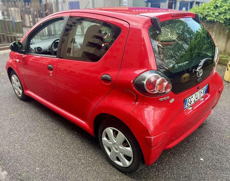 Begagnad Toyota Aygo Connect Style 68 HK (50 kW) 2011 Other Halvkombi
