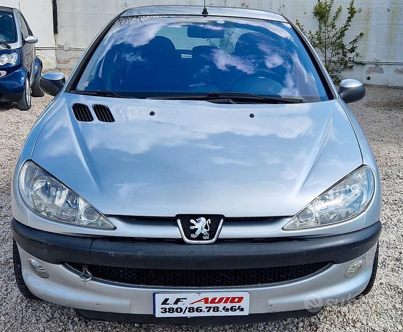 Usata Peugeot 206 68 CV (50 kW) 2003 Grigio Berlina