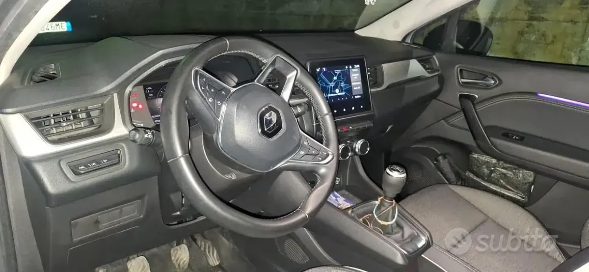 Usata Renault Captur 91 CV (66 kW) 2023 Grigio SUV