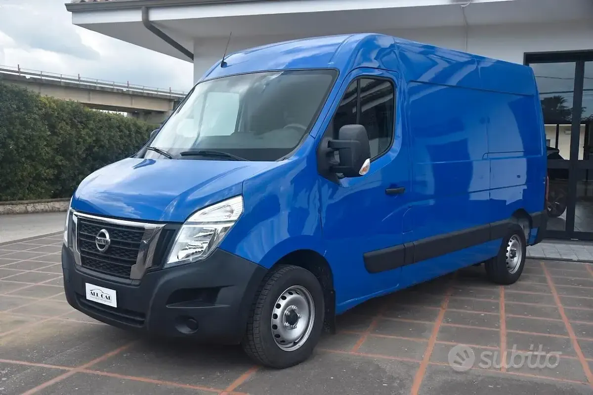 Usata Nissan Interstar Acenta 135 CV (99 kW) 2022 Bluazzurro Furgone