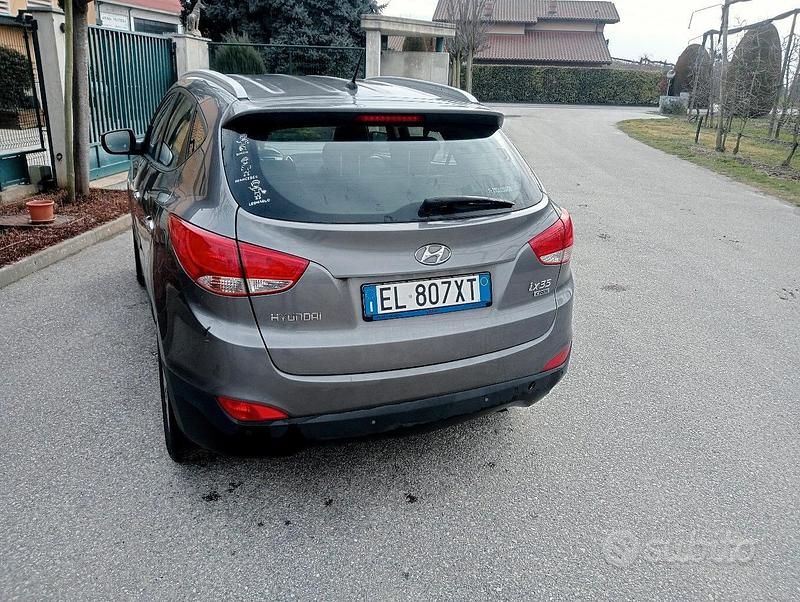 Usata Hyundai ix35 115 CV (84 kW) 2012 Grigio SUV