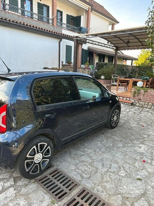 Usata VW up! 75 CV (55 kW) 2012 Blu Utilitaria