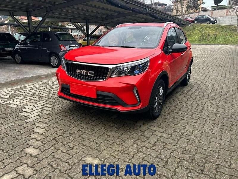Nuova EMC QUATTRO 103 CV (75 kW) 2026 Rosso SUV