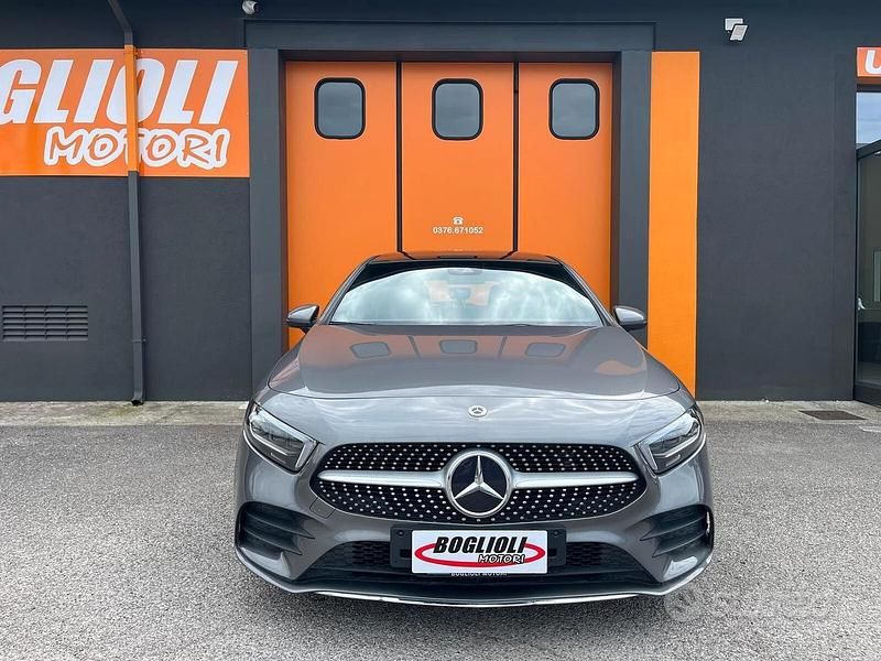 Usata Mercedes A180 Premium 116 CV (85 kW) 2022 Grigio Berlina