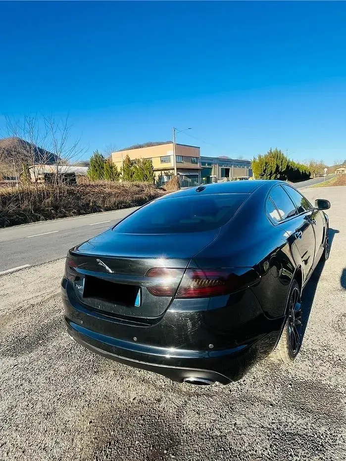 Usata Jaguar XF 300 CV (220 kW) 2011 Nero Berlina