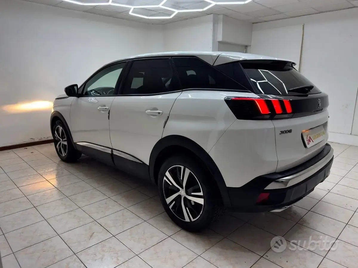 Usata Peugeot 3008 131 CV (96 kW) 2017 Bianco SUV
