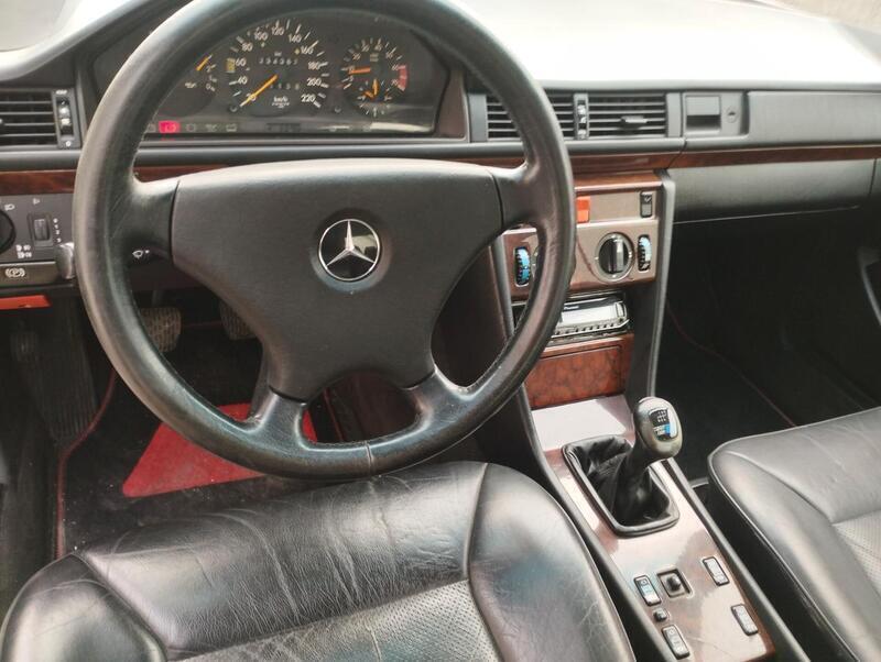 Usato 1992 Mercedes 200 2.0 Benzin 122 CV (5.900 €)
