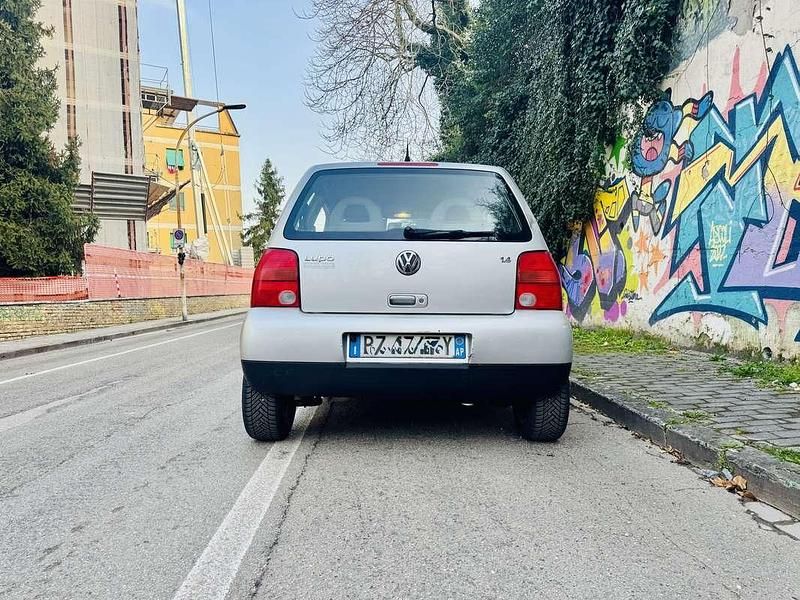 Usata VW Lupo Highline 75 CV (55 kW) 2002 Argento Utilitaria