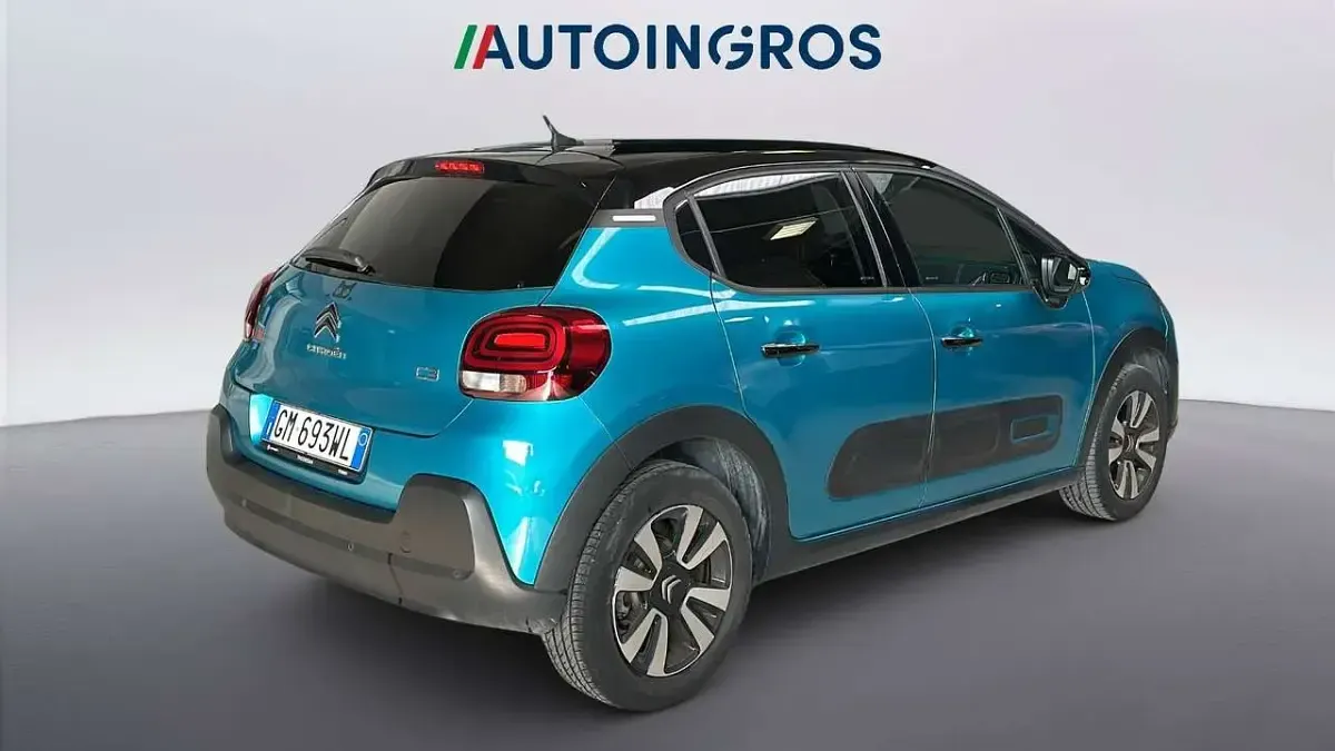 Usata Citroën C3 Shine 102 CV (75 kW) 2023 Cobalt blue Utilitaria
