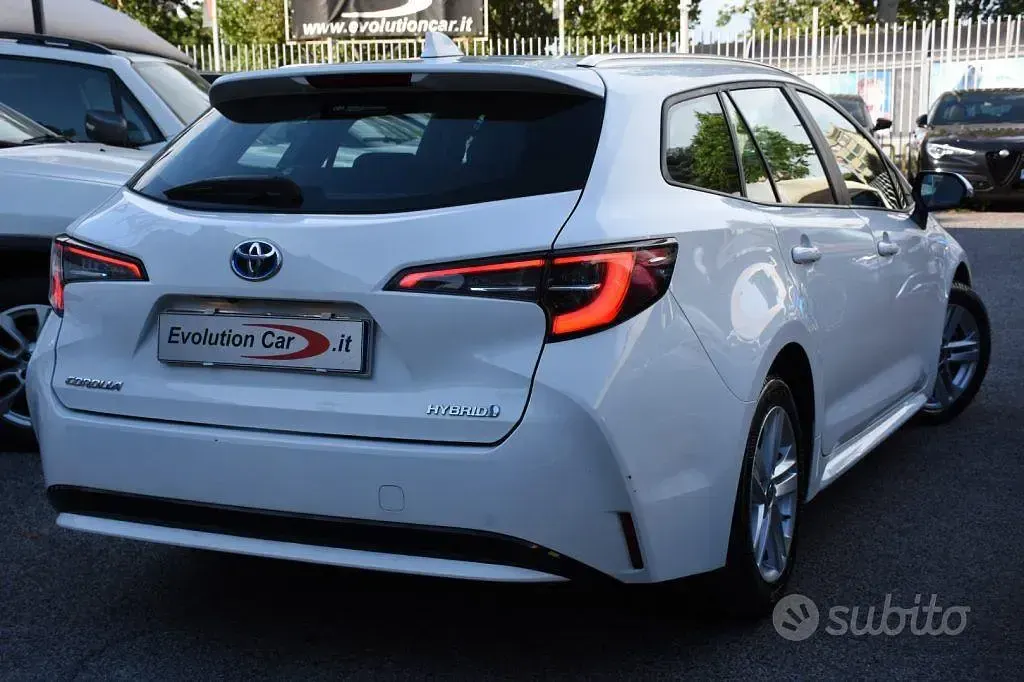 Usata Toyota Corolla Active 98 CV (72 kW) 2022 Bianco Station wagon