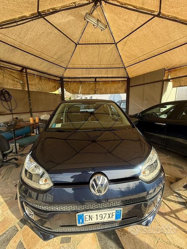 Blu Usata 2011 VW up! Due volumi | 5900 € - Immagine 1/4