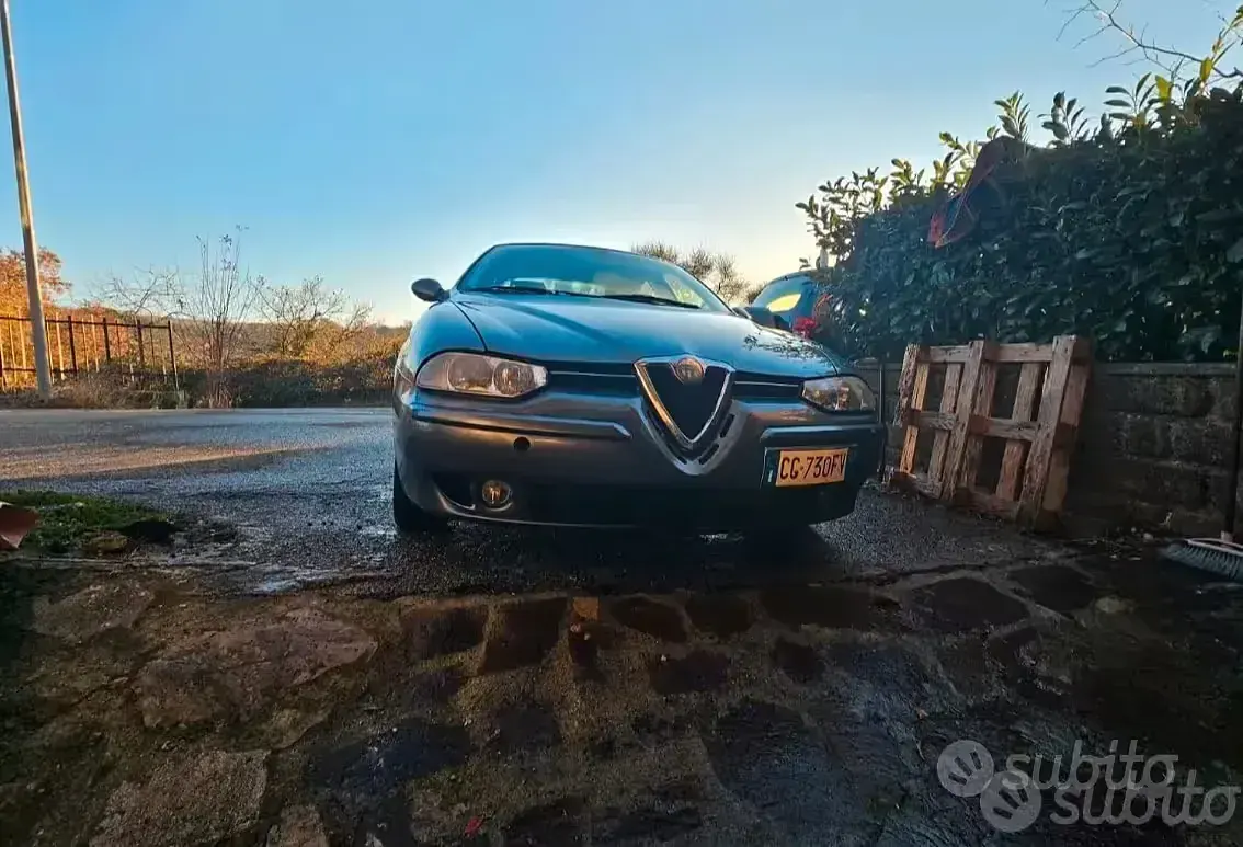 Usata Alfa Romeo 156 116 CV (85 kW) 2003 Bluazzurro Berlina