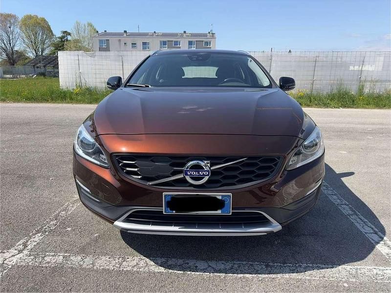 Usata Volvo V60 CC Business Edition 190 CV (139 kW) 2017 Station wagon