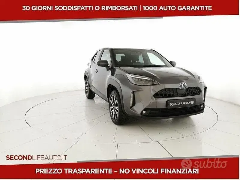 Begagnad Toyota Yaris Cross Trend 116 HK (85 kW) 2022 Grå SUV