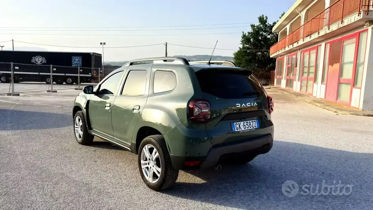 Usata Dacia Duster Journey 116 CV (85 kW) 2023 Verde SUV