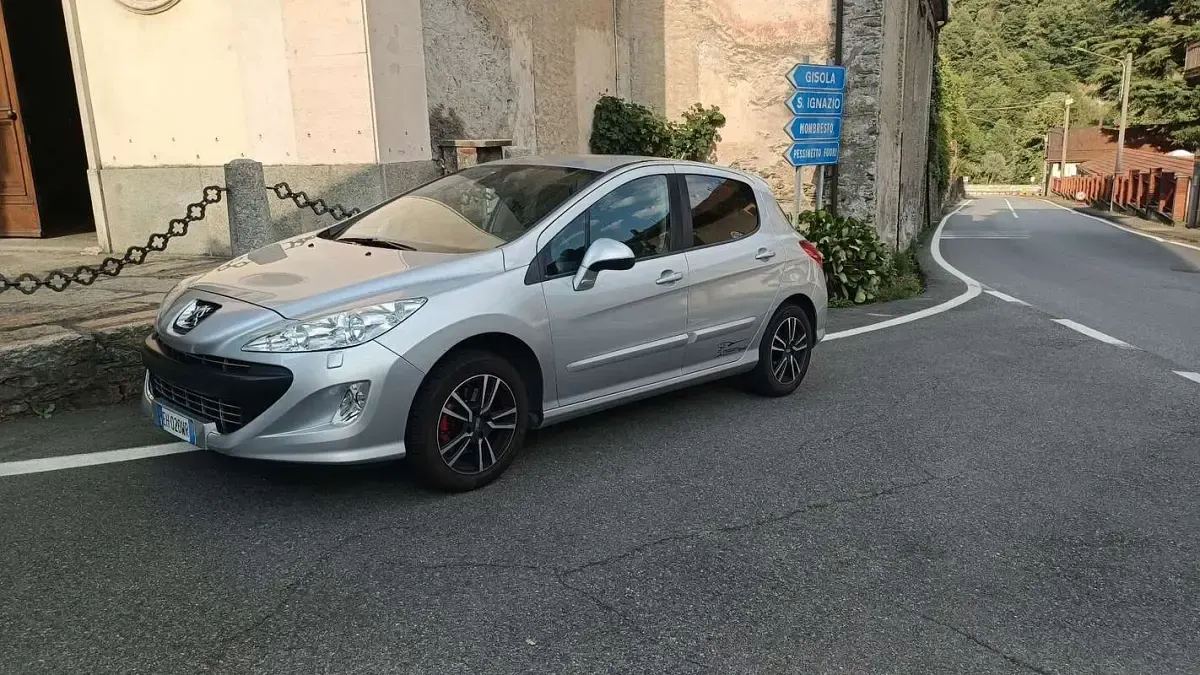 Usata Peugeot 308 Sportium 156 CV (114 kW) 2011 Grigio Berlina