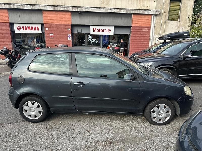 Usata VW Polo Comfortline 69 CV (50 kW) 2007 Grigio Berlina
