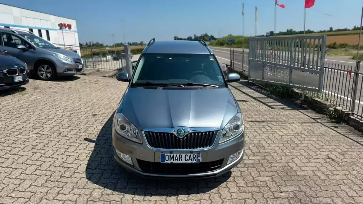 Usata Skoda Roomster 86 CV (63 kW) 2011 Argento Monovolume
