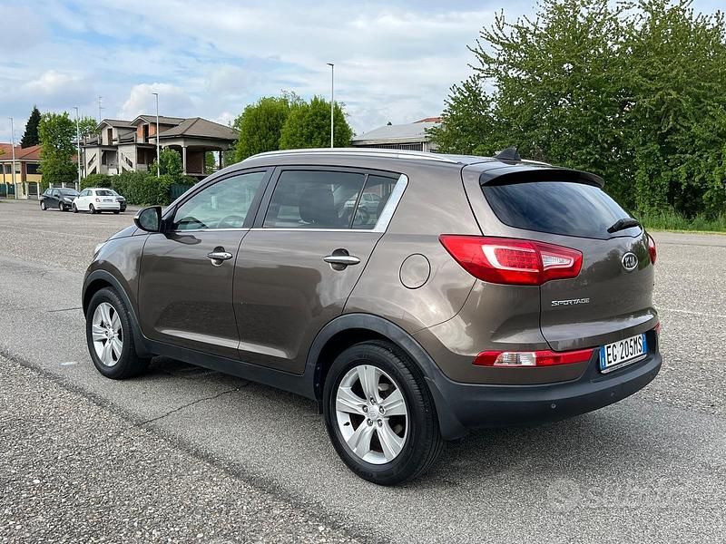 Begagnad Kia Sportage 116 HK (85 kW) 2011 Brun SUV